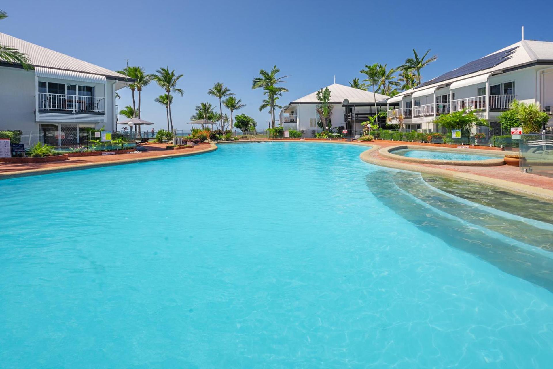 The Resort At Dolphin Heads Mackay Extérieur photo