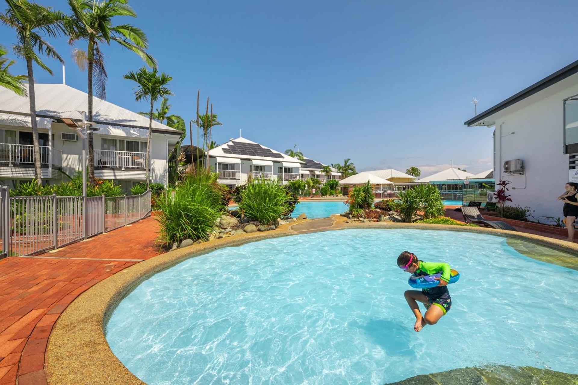 The Resort At Dolphin Heads Mackay Extérieur photo