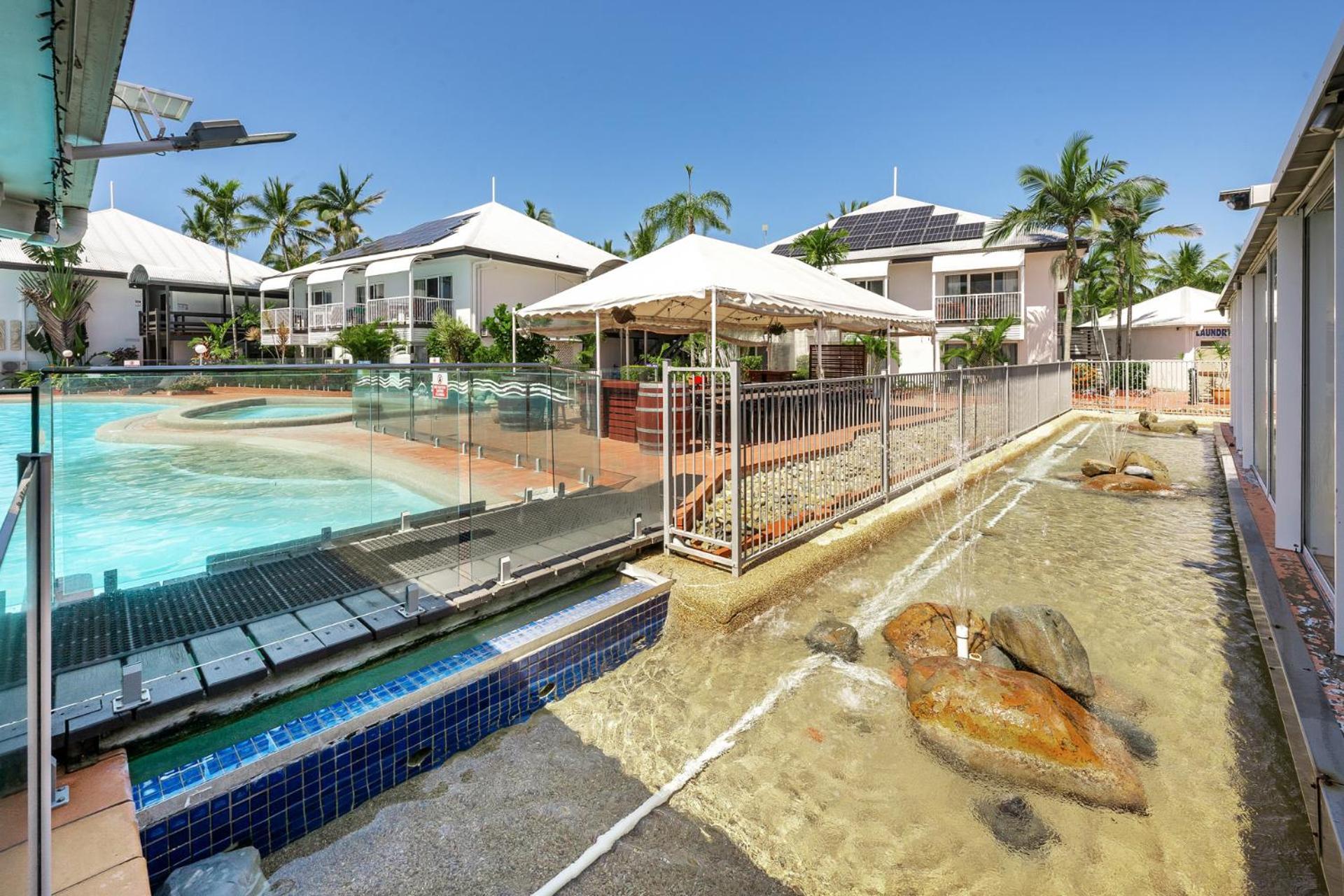 The Resort At Dolphin Heads Mackay Extérieur photo