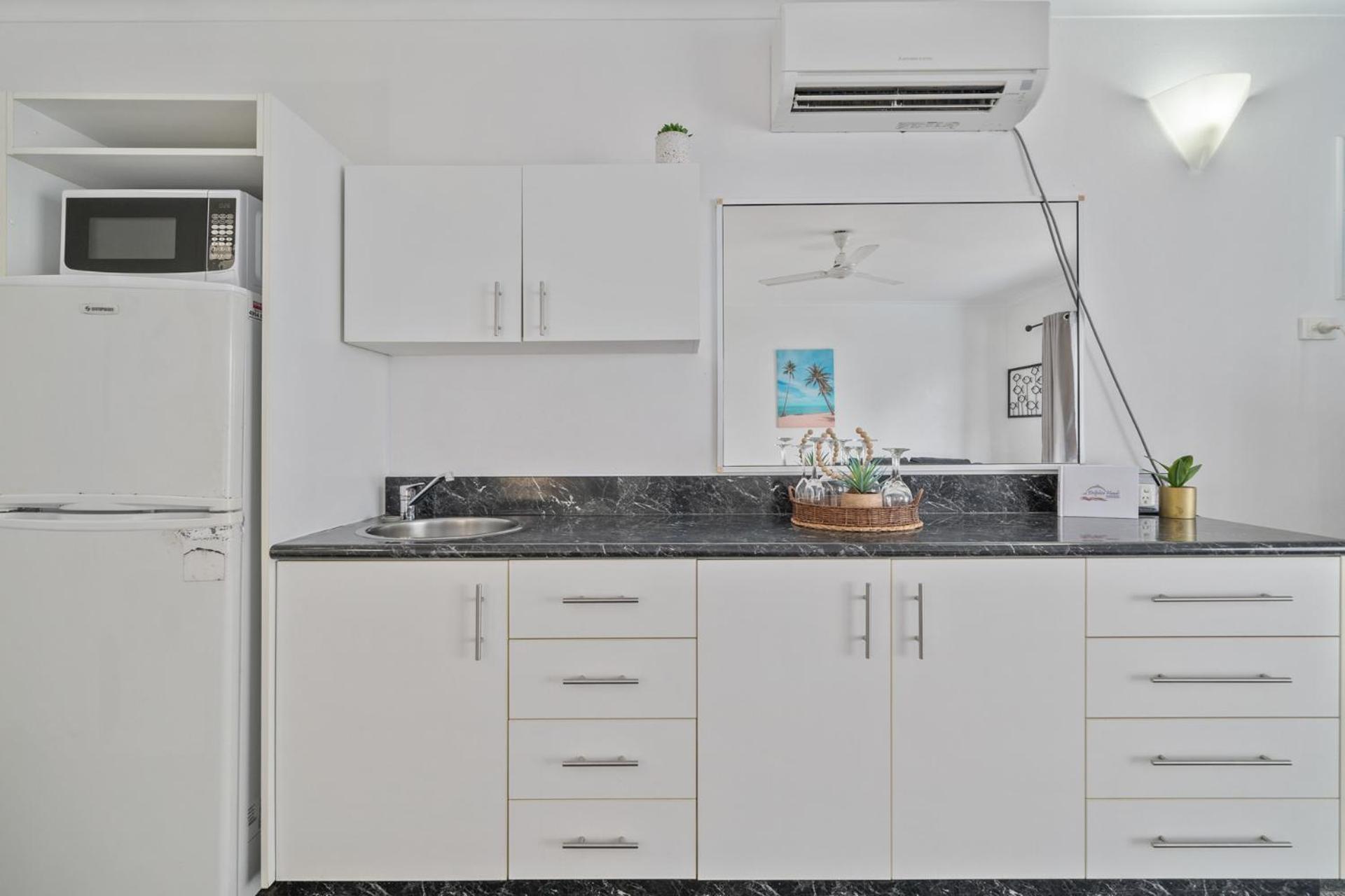 The Resort At Dolphin Heads Mackay Extérieur photo